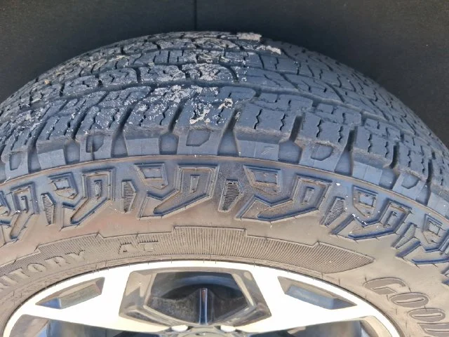 Used 2025 Silver GMC AT4 image 26