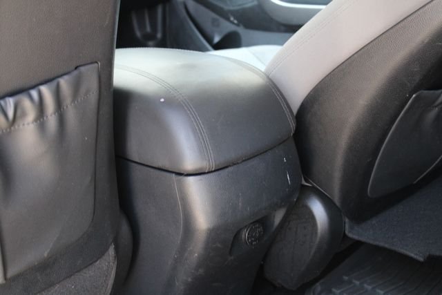 Used 2015 Silver Hyundai Base image 21