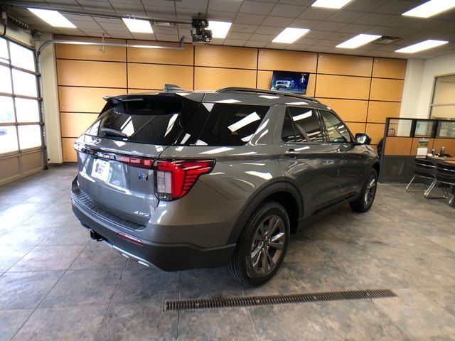 New 2026 Carbonized Gray Metallic Ford Active image 7