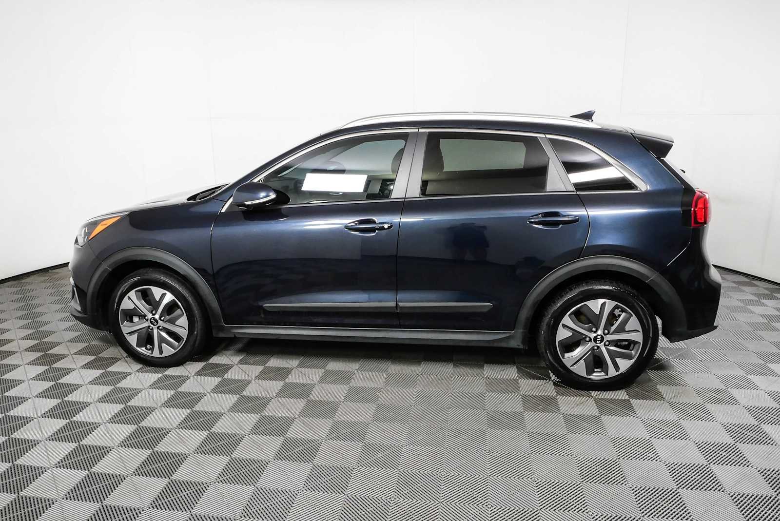 Used 2020 Gravity Blue Kia EX Premium image 31