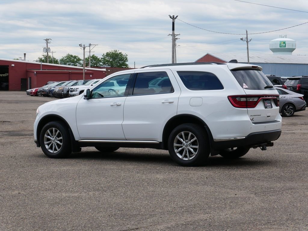 Used 2018 White Dodge SXT image 4