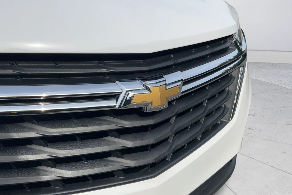 Used 2024 White Chevrolet LS image 28