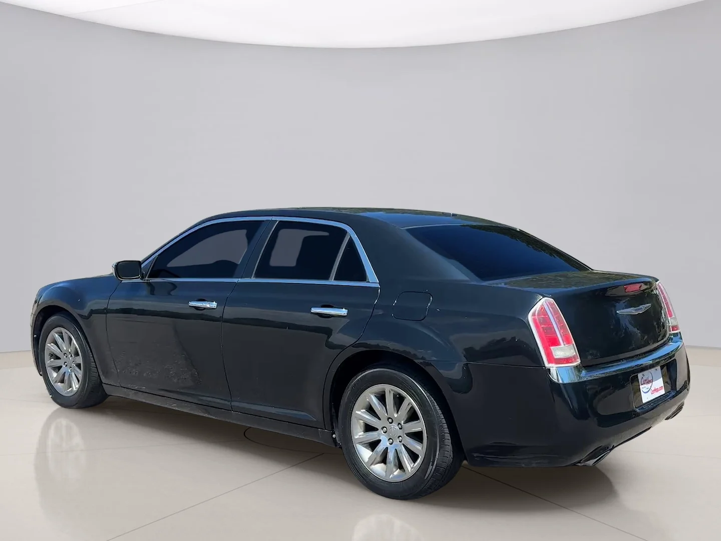 2013 Chrysler 300 C - Photo 3