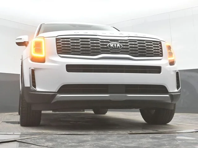 Used 2021 White Kia EX image 43