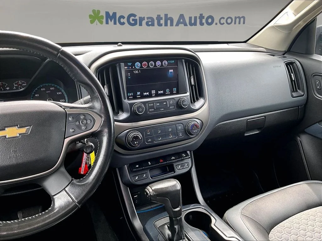 Used 2018 Blue Chevrolet Z71 image 11