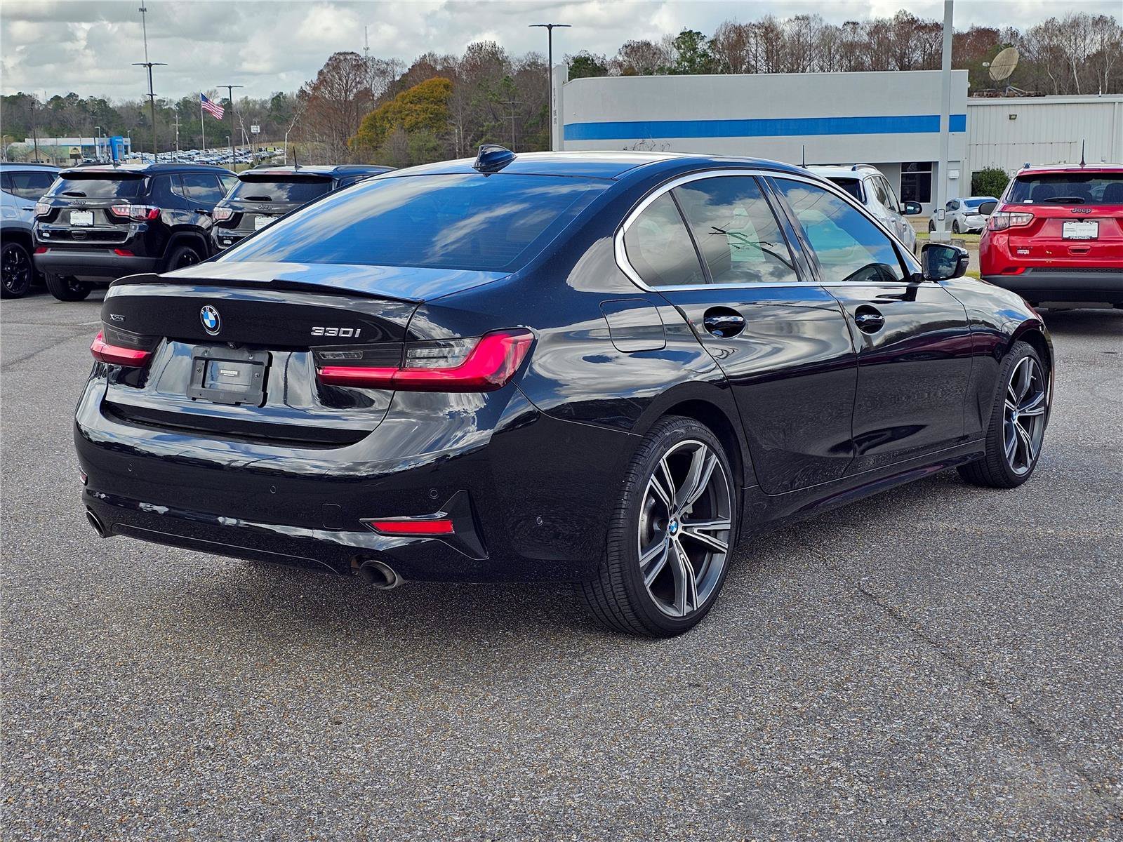 Used 2022 Black Sapphire Metallic BMW 330i xDrive image 8