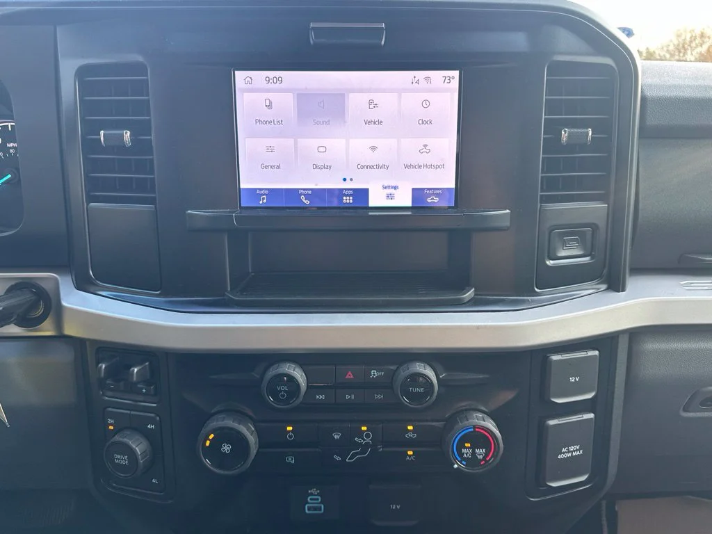 Used 2025 Oxford White Ford XLT image 7