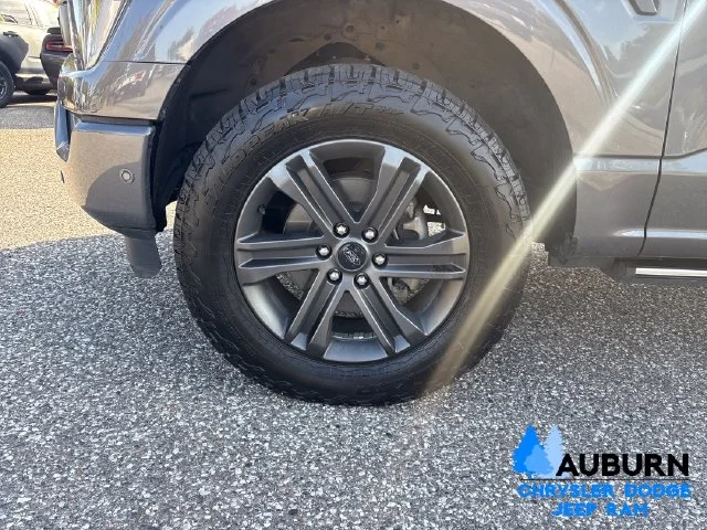 Used 2022 Gray Ford Lariat image 22