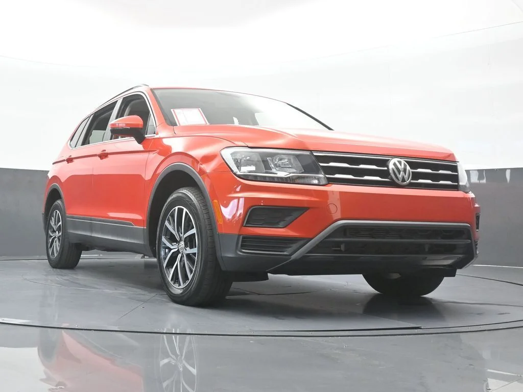 Used 2019 Orange Metallic Volkswagen 2.0T SE image 60