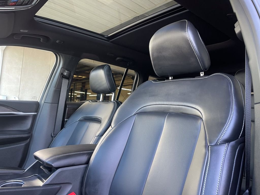 New 2026 Baltic Gray Metallic Clear-Coat Exterior Paint Jeep Limited image 20