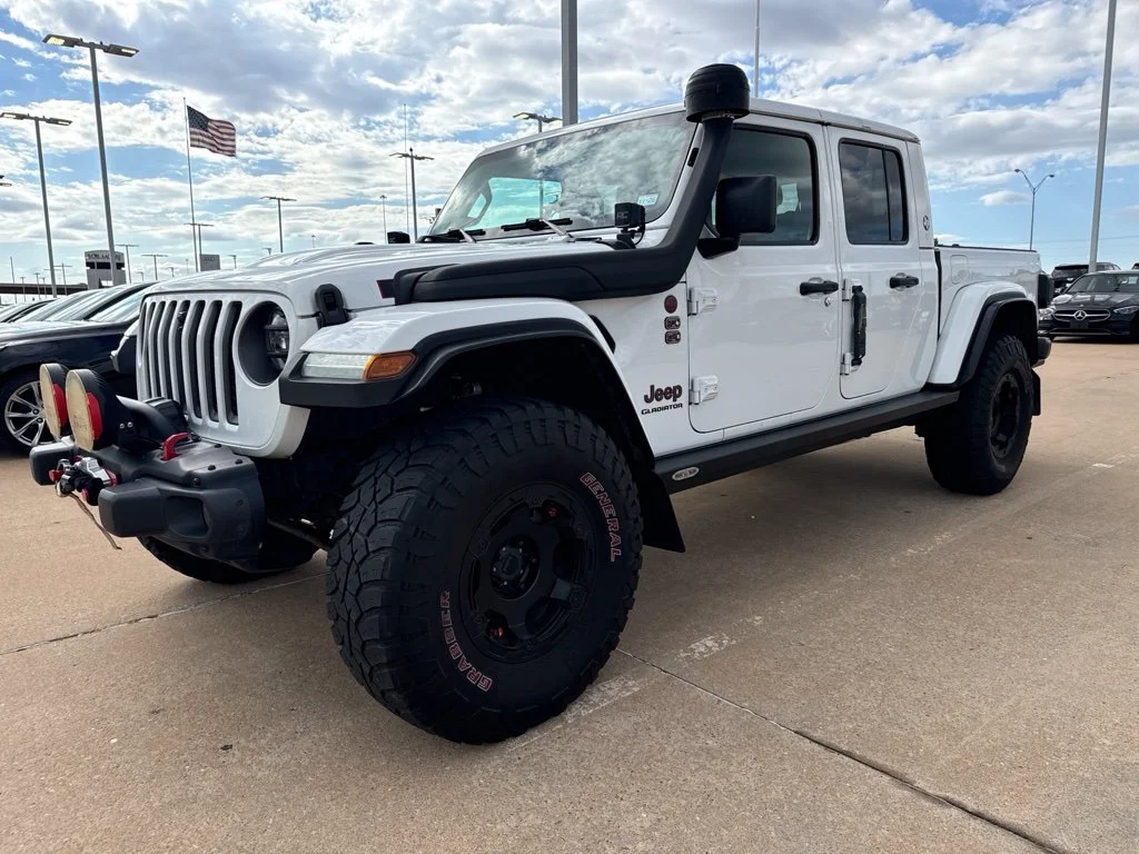 Used 2021 White Jeep Rubicon image 1