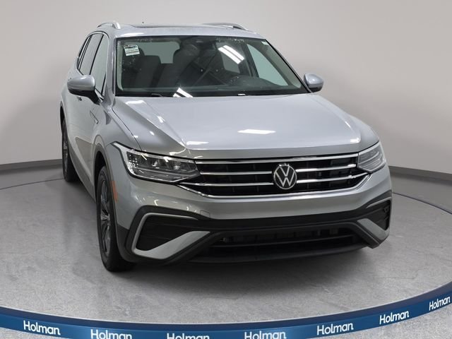 Used 2022  Volkswagen 2.0T SE image 3