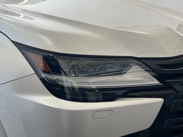 Used 2023 Eminent White Pearl Lexus 600 Premium image 16