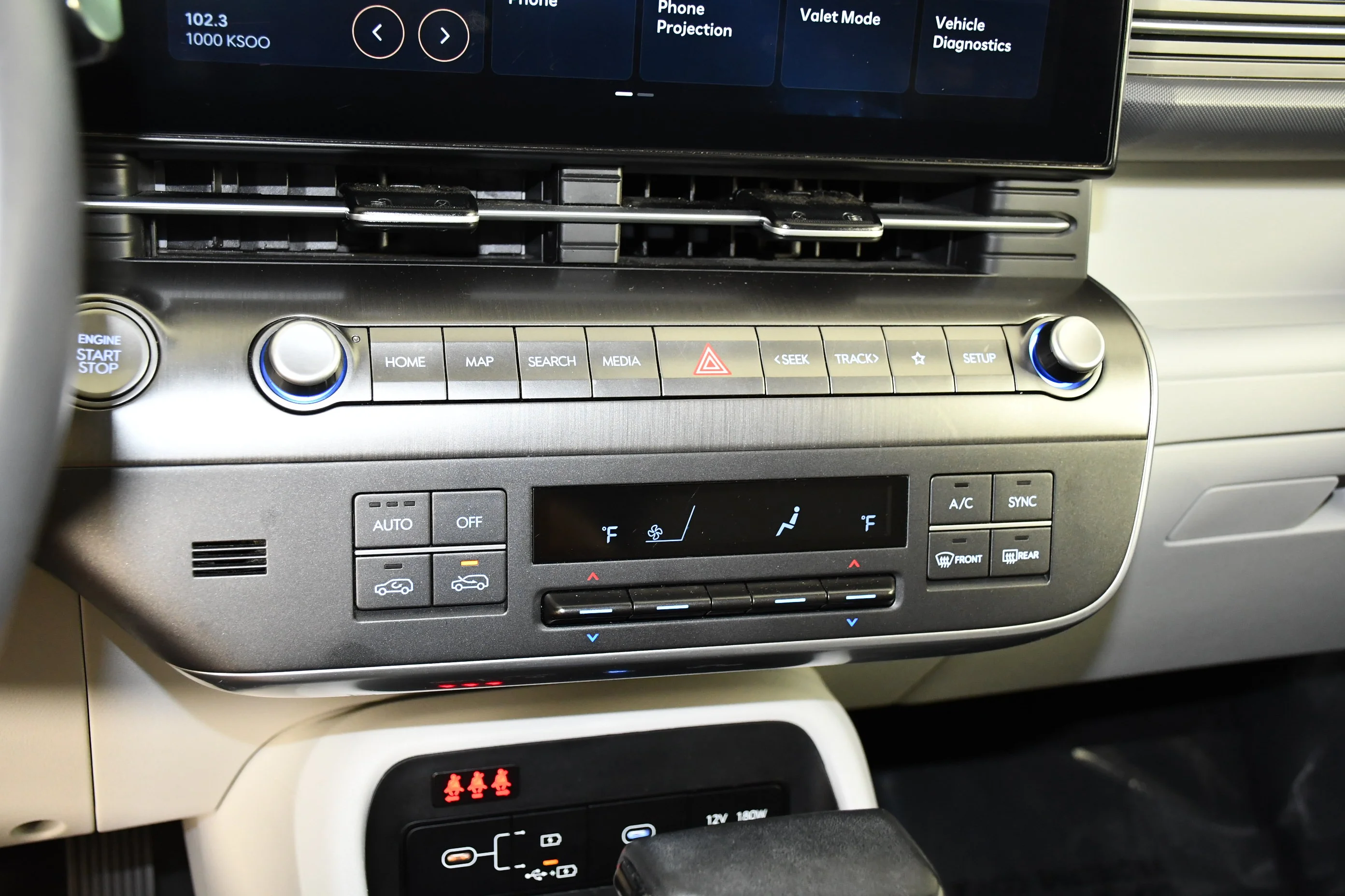 Used 2025 Abyss Black Pearl Hyundai SEL image 29