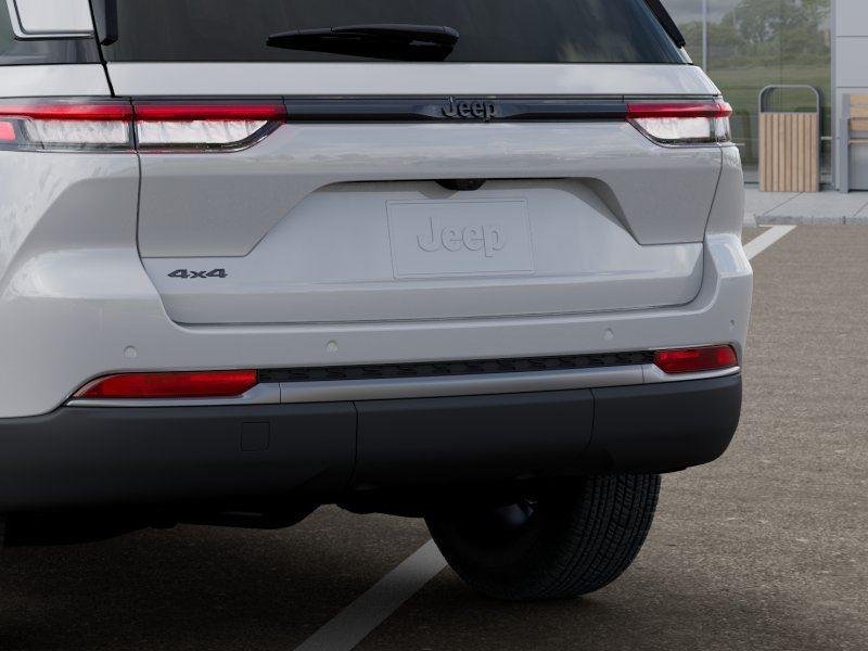 New 2026 Bright White Clear-Coat Exterior Paint Jeep Laredo image 13