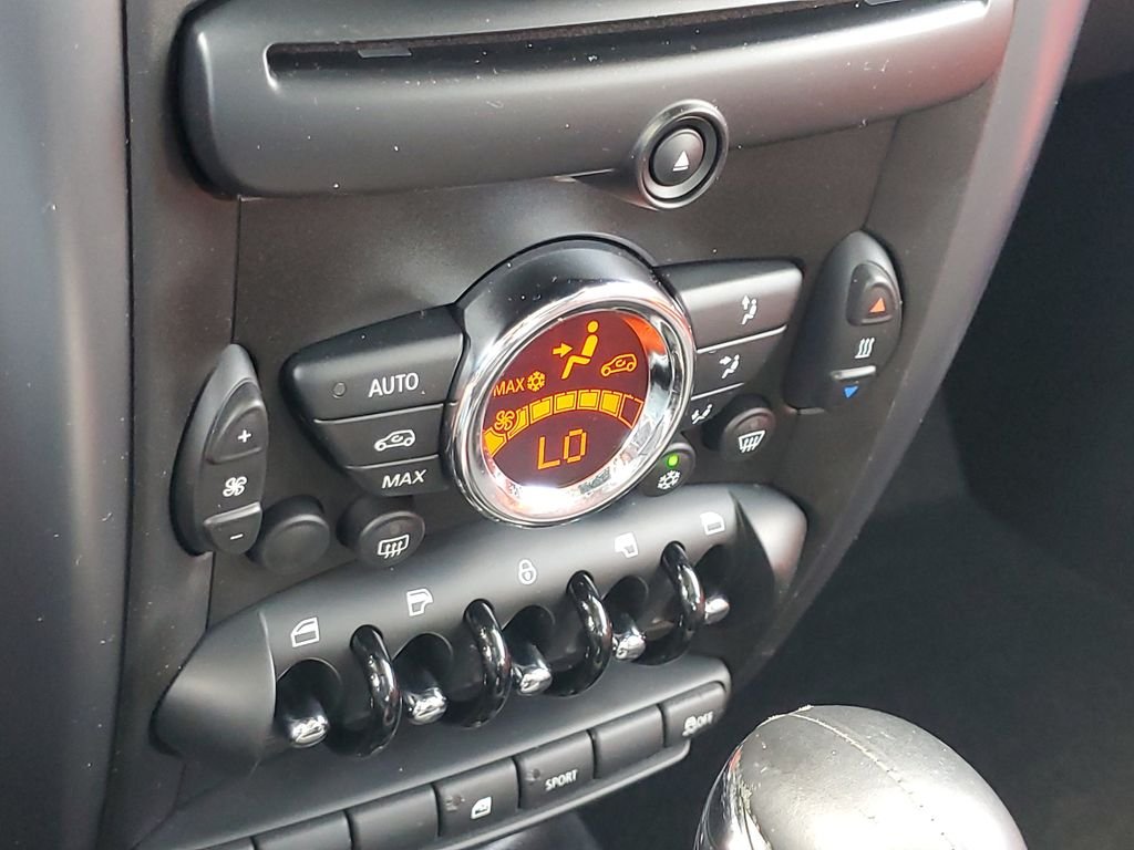 Used 2011 Black MINI Base image 26