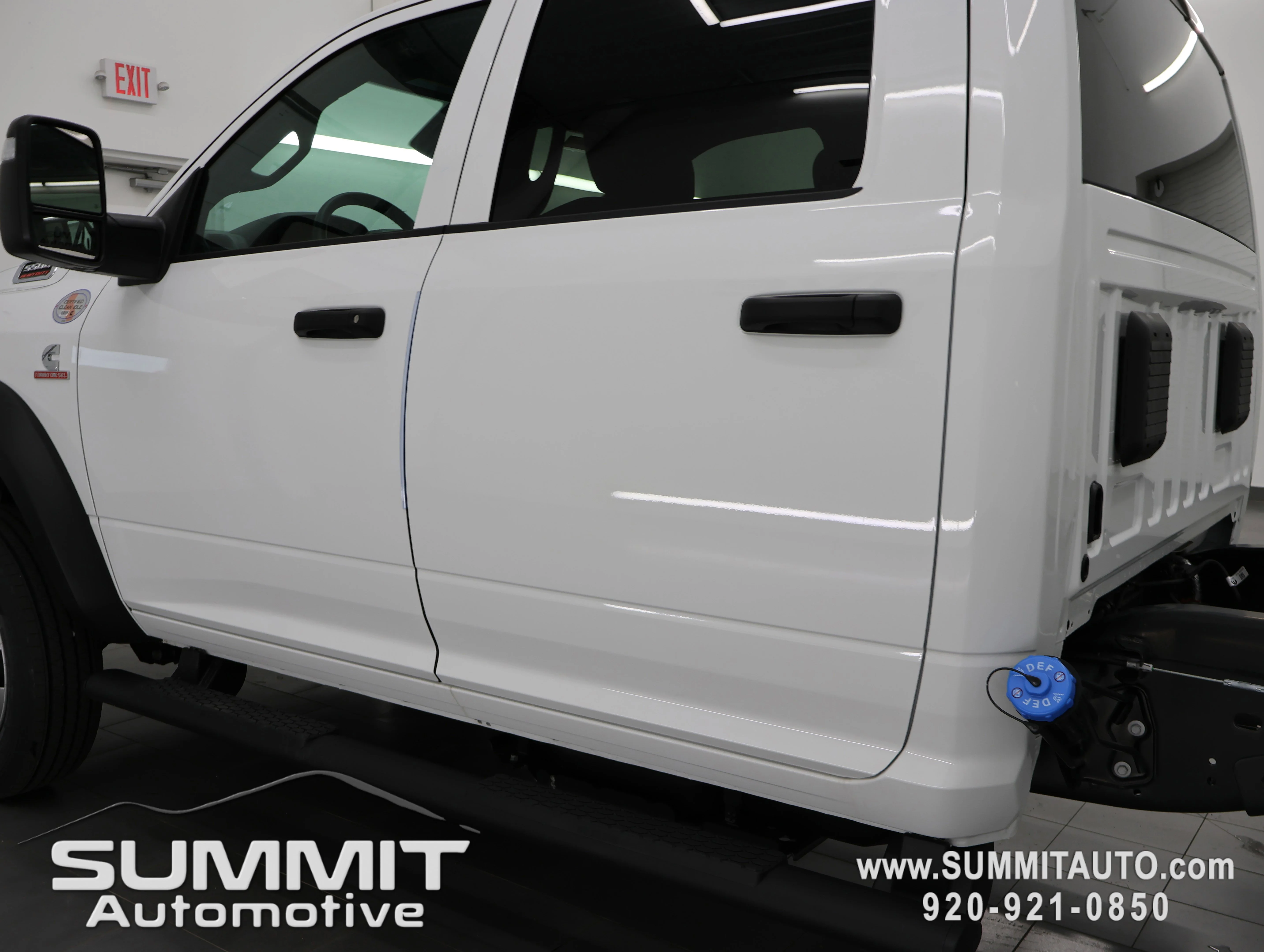 New 2026 Bright White Clearcoat RAM Tradesman image 27