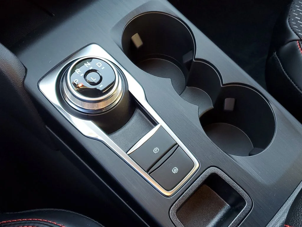 2026 Ford Escape ST-Line - Photo 17