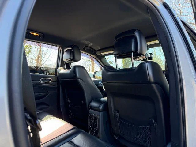 Used 2015 Silver Jeep Limited image 11