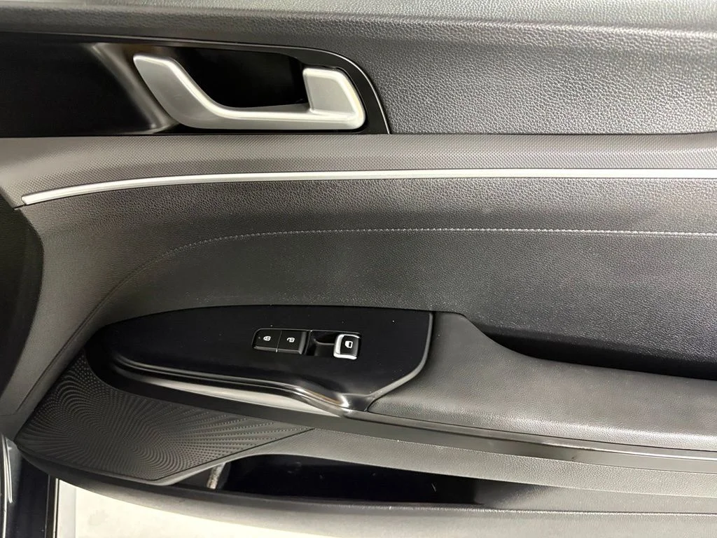 Used 2021 Gray Kia LXS image 11