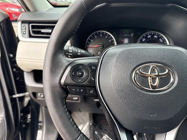 Used 2021 Black Toyota XLE Premium image 32