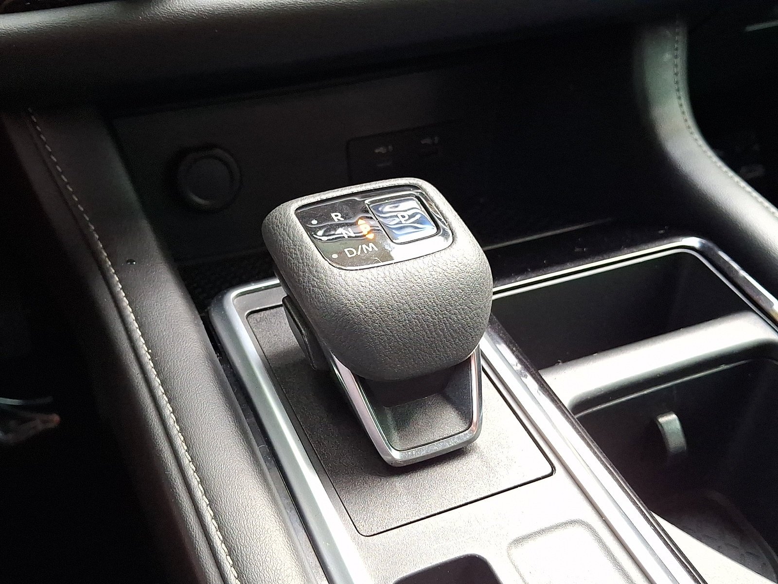 Used 2022 Gun Metallic Nissan SL image 14