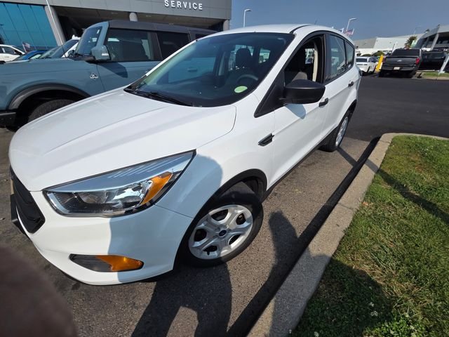 Used 2017 White Ford S image 1