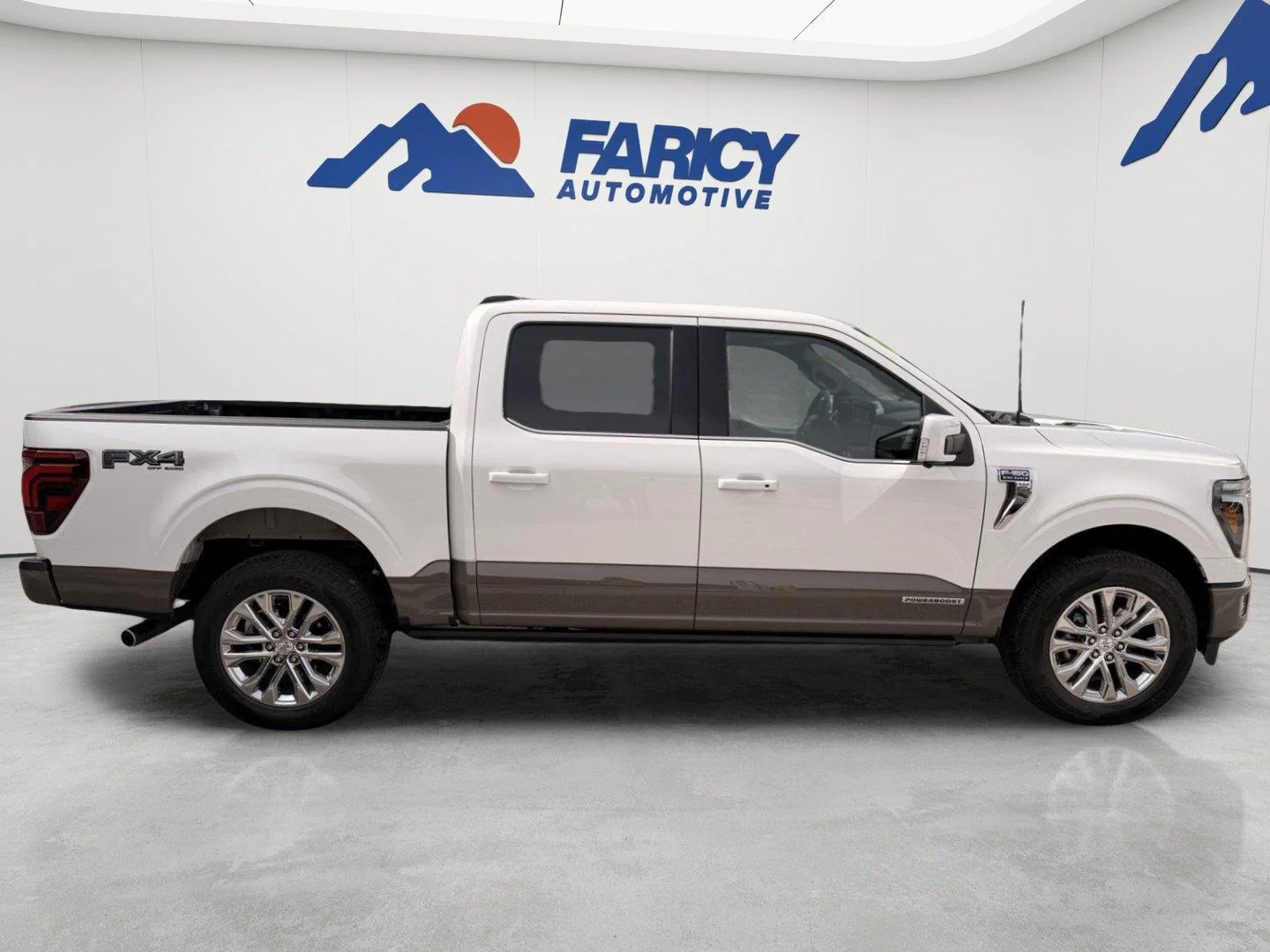 Used 2025 Star White Metallic Tri-Coat/Marsh Gray Ford King Ranch image 7