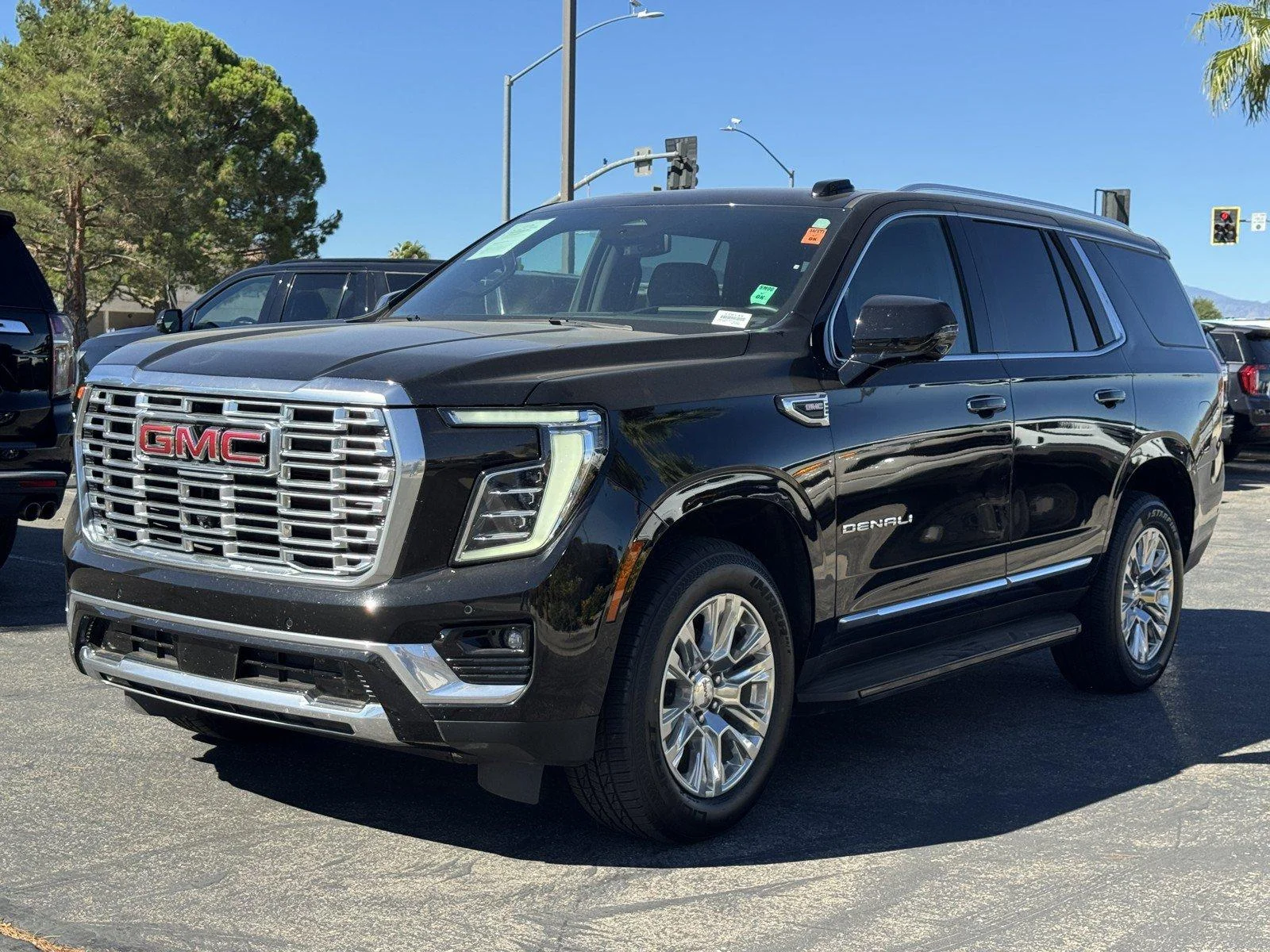 Used 2025 Onyx Black GMC Denali image 3