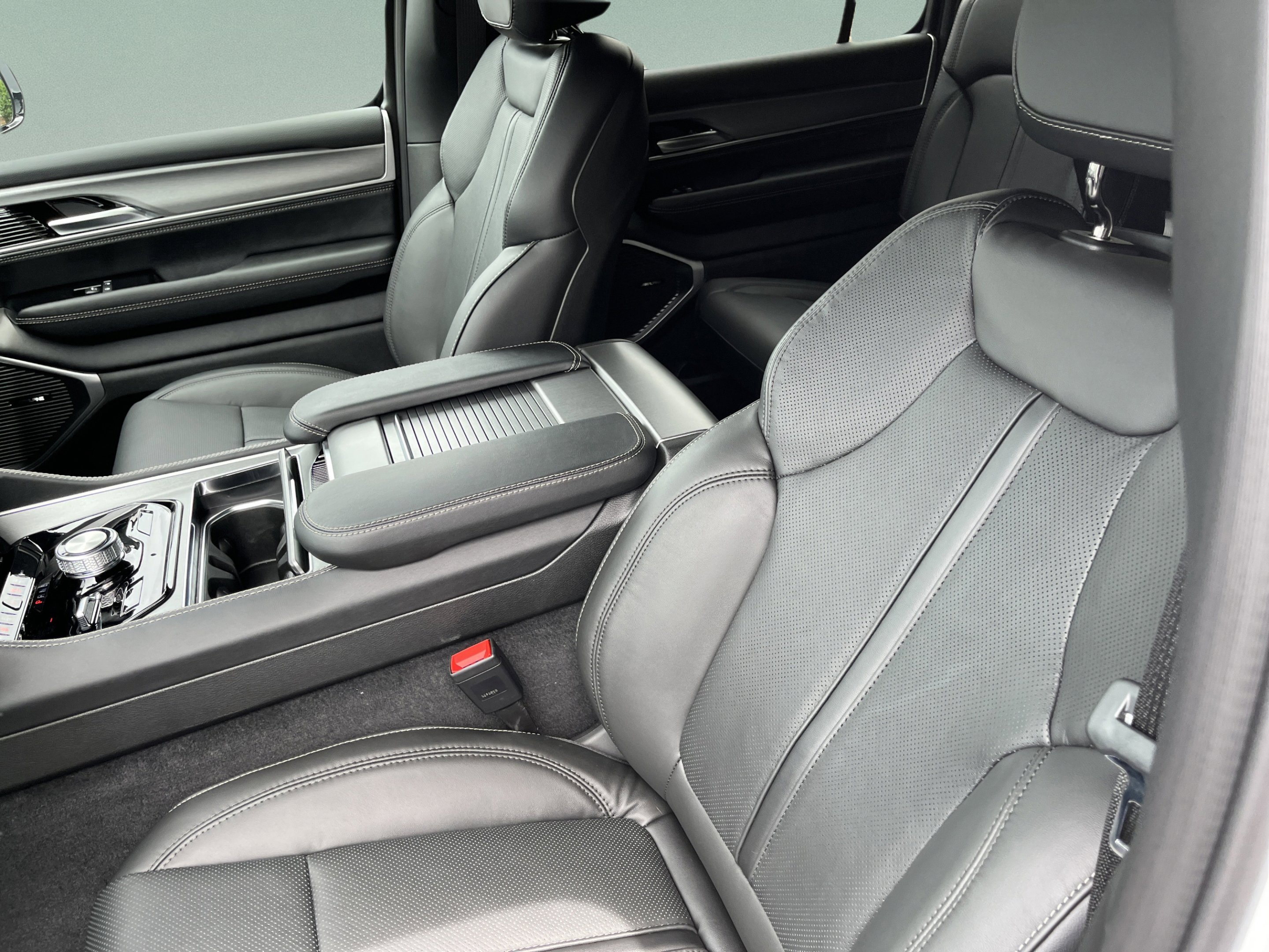 New 2026 Bright White Clearcoat Jeep  image 17