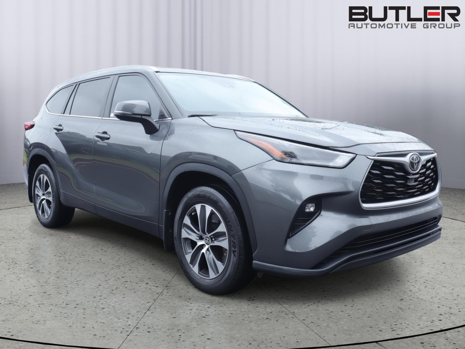 Used 2023 Magnetic Gray Metallic Toyota XLE image 39