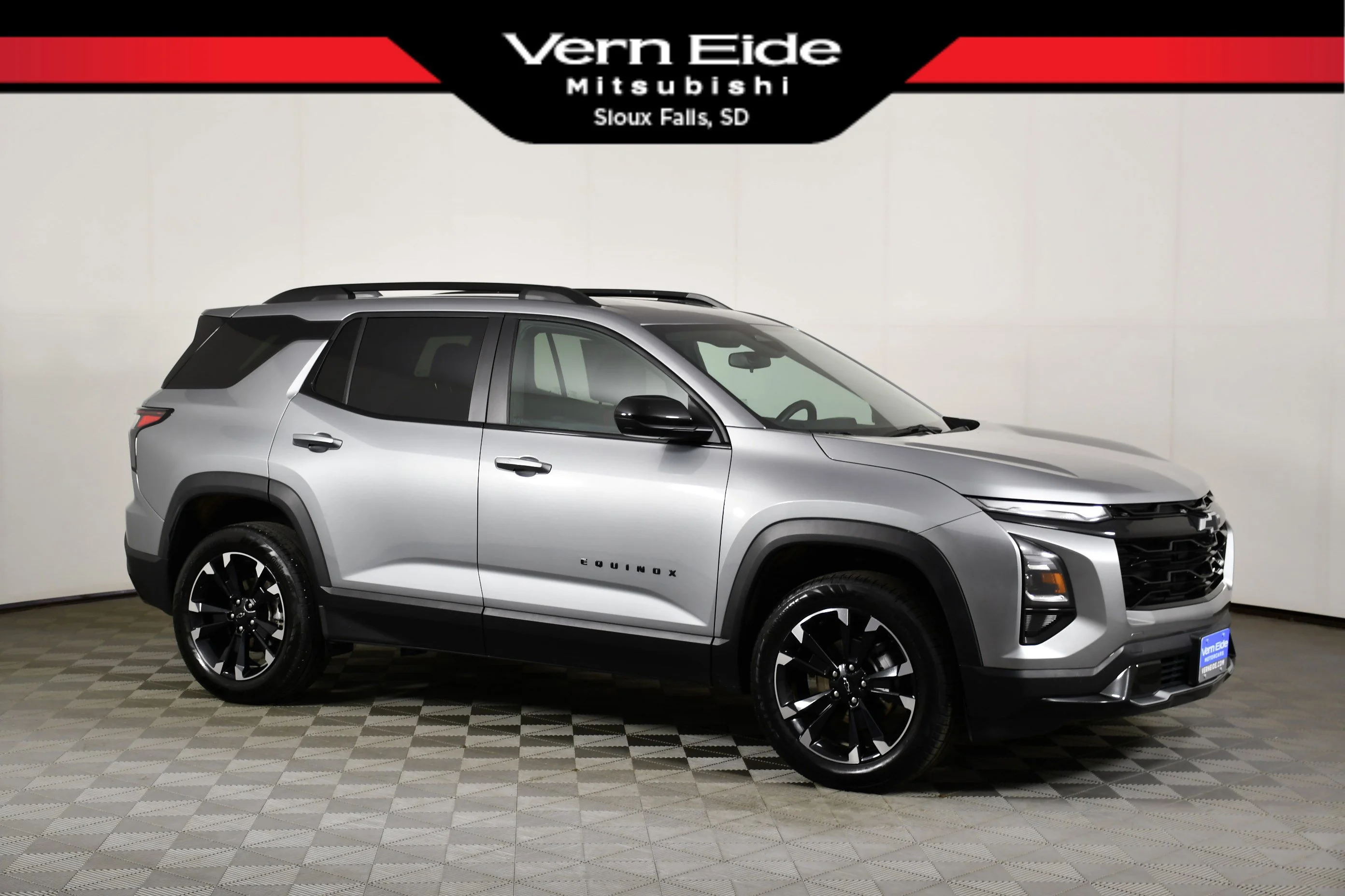 Used 2025 Sterling Gray Metallic Chevrolet AWD RS image 1
