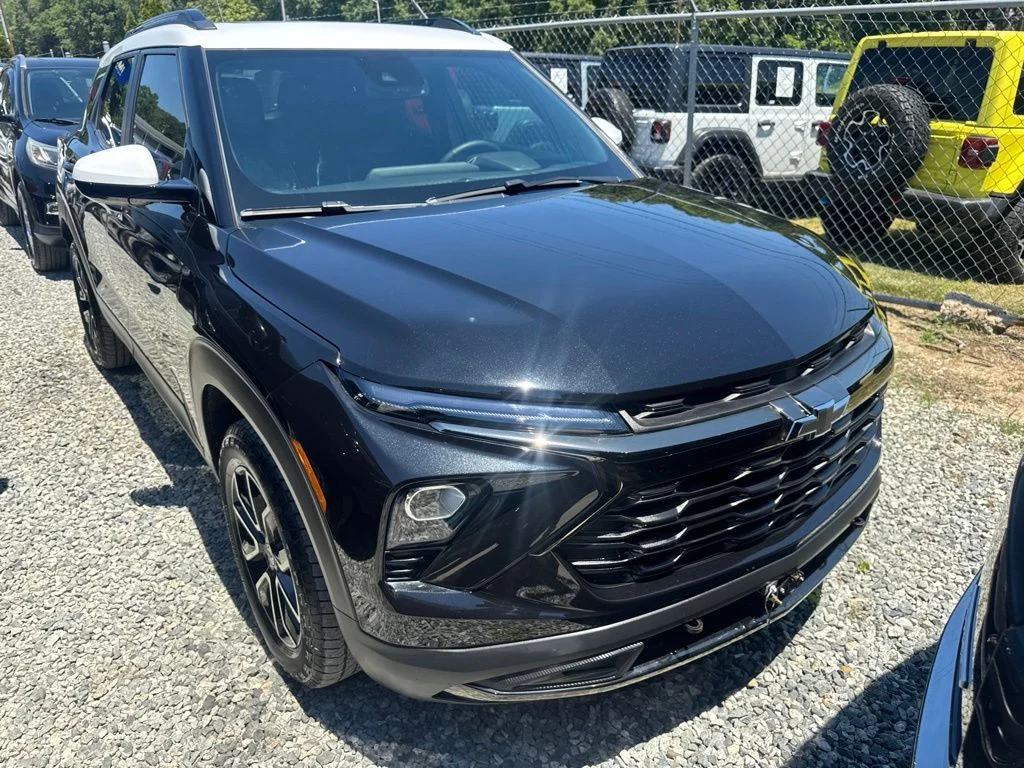 Used 2024 Black Chevrolet ACTIV image 2
