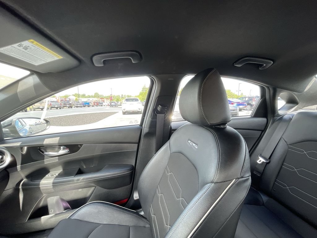 Used 2022 Gray Kia GT-Line image 10