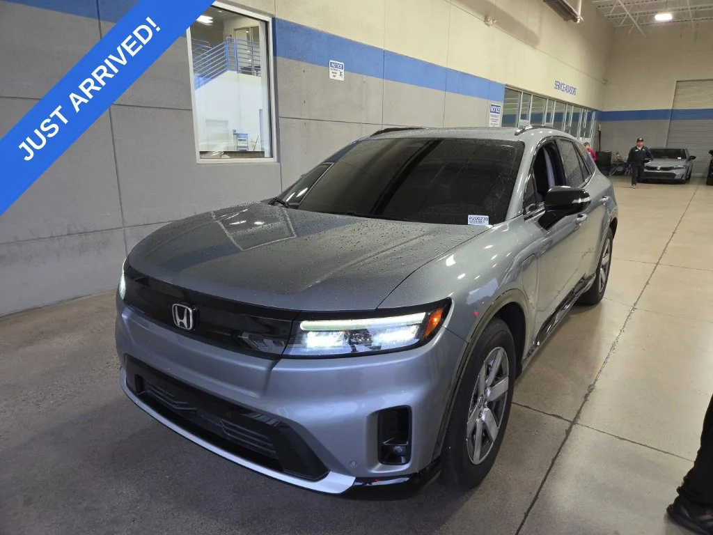 Used 2024  Honda Touring image 1