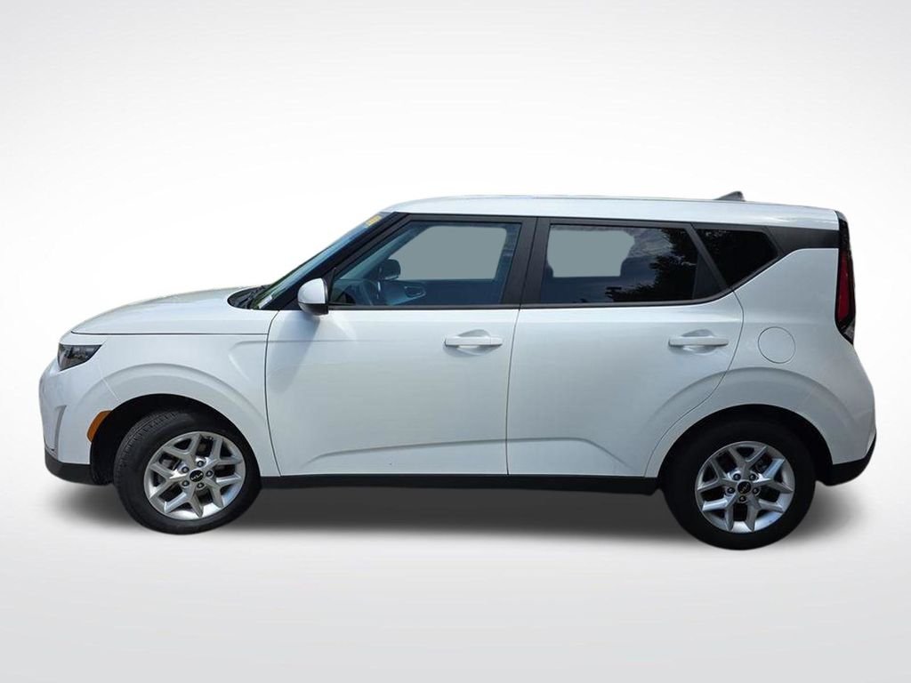 2025 Kia Soul LX - Photo 12