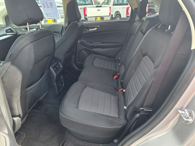 Used 2020 Silver Ford SE image 10