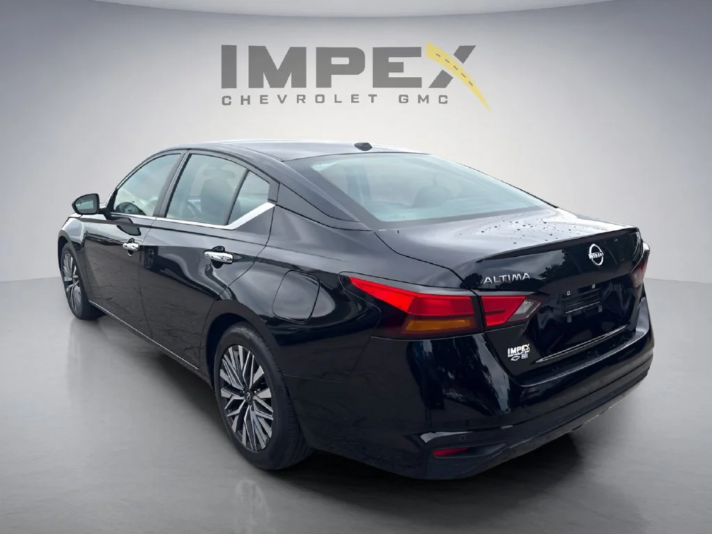 Used 2025 Black Nissan SV image 3