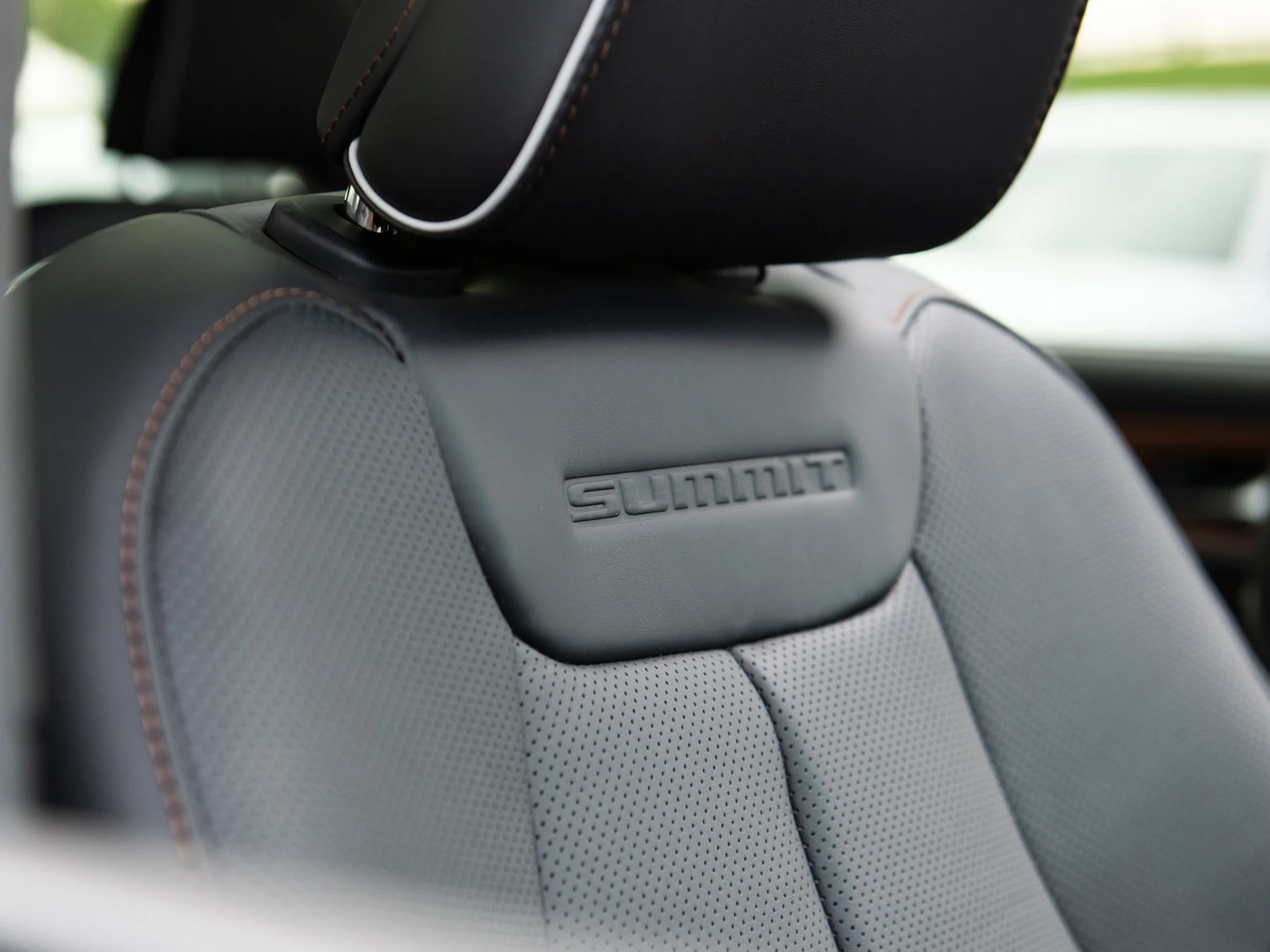 New 2026 Grey Jeep Summit* image 38