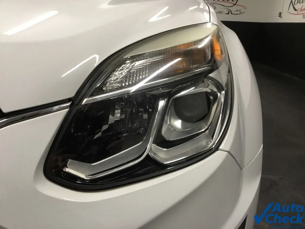 Used 2016 White Chevrolet LT image 17