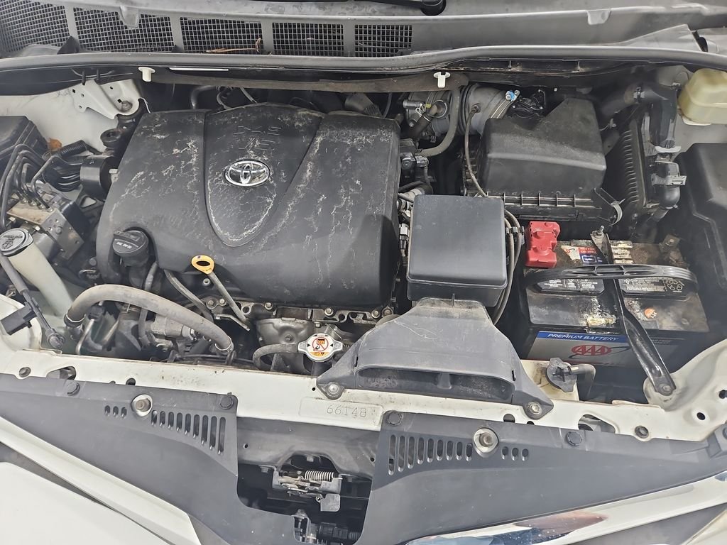 Used 2019 White Toyota LE image 21
