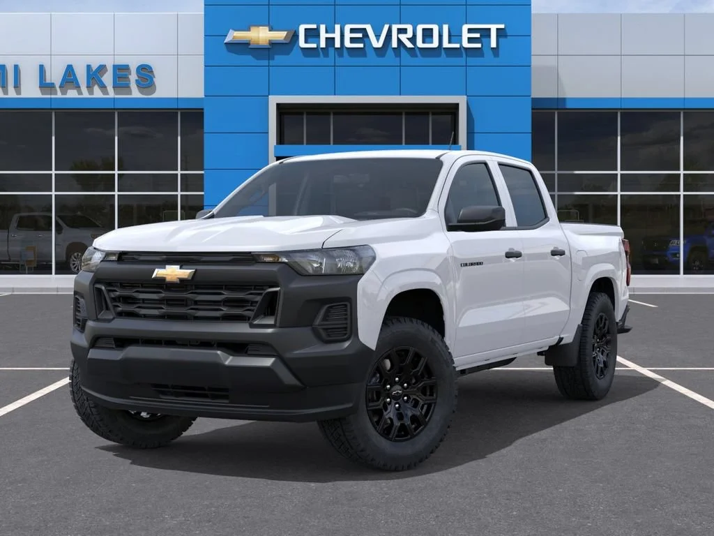New 2026 Summit White Chevrolet WT image 6