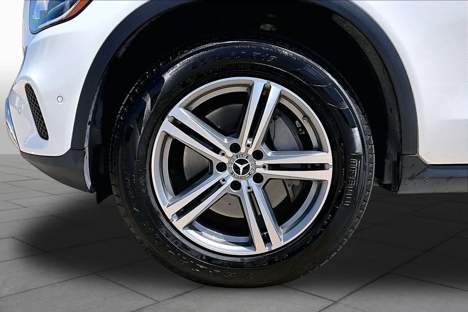 Used 2022 Polar White Mercedes-Benz GLC 300 image 11