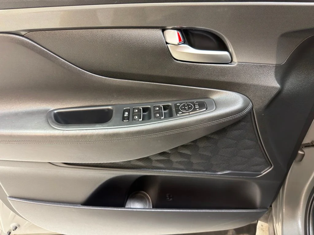 Certified Used 2022 Gray Hyundai SE image 27