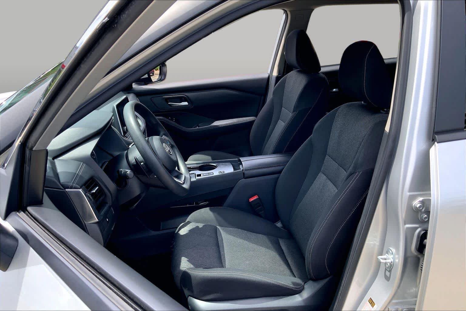 Pre-Owned 2024 Nissan Rogue SV