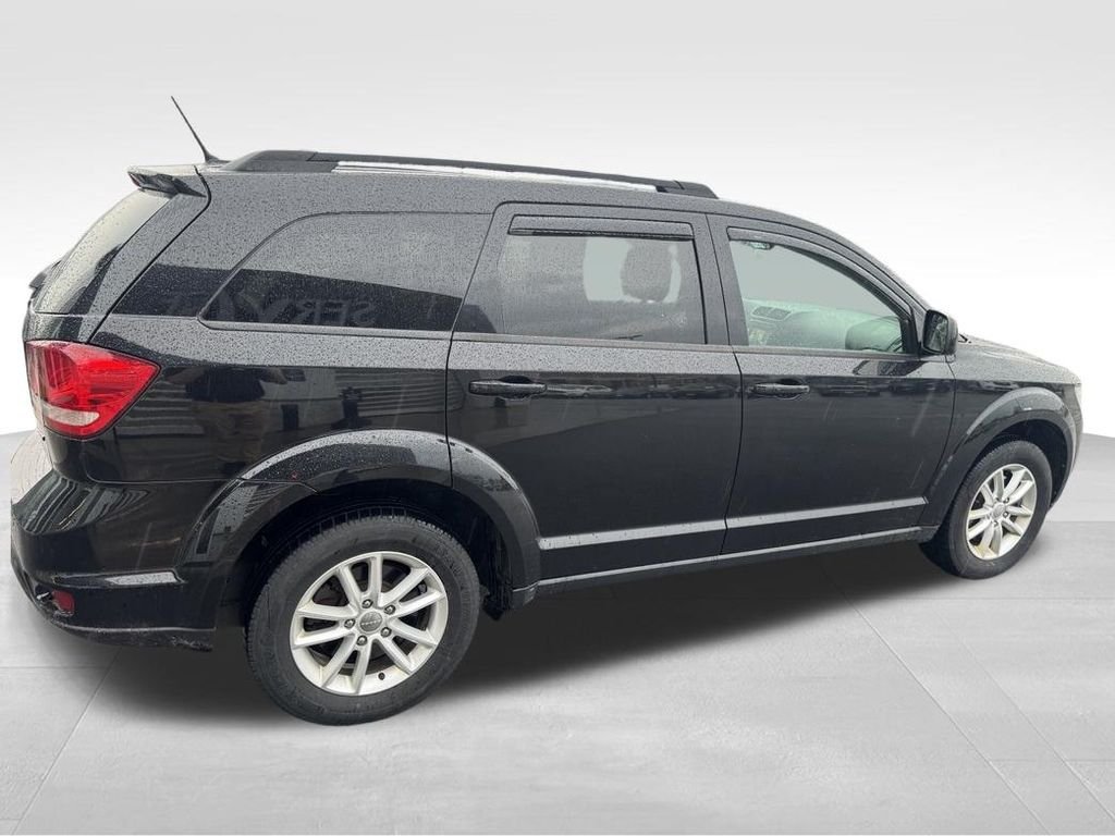Used 2016 Black Dodge SXT image 6