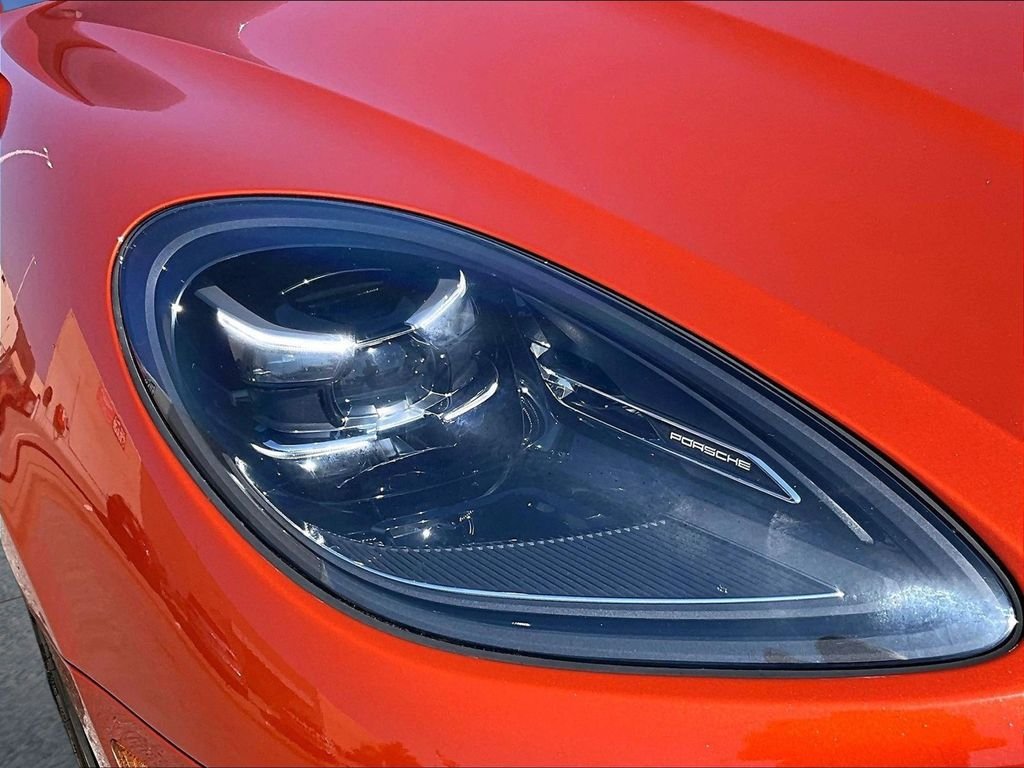 Used 2022  Porsche S image 12