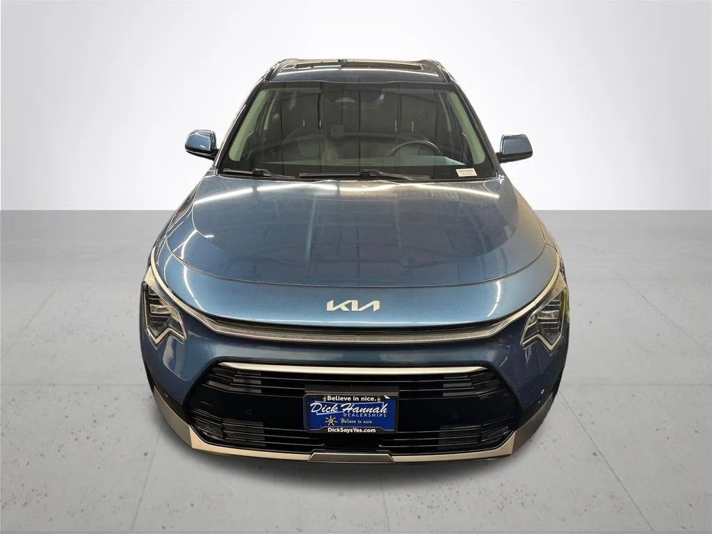 Used 2023 Blue Kia SX image 12