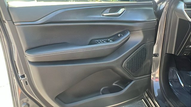 2025 Jeep Grand Cherokee Altitude - Photo 13