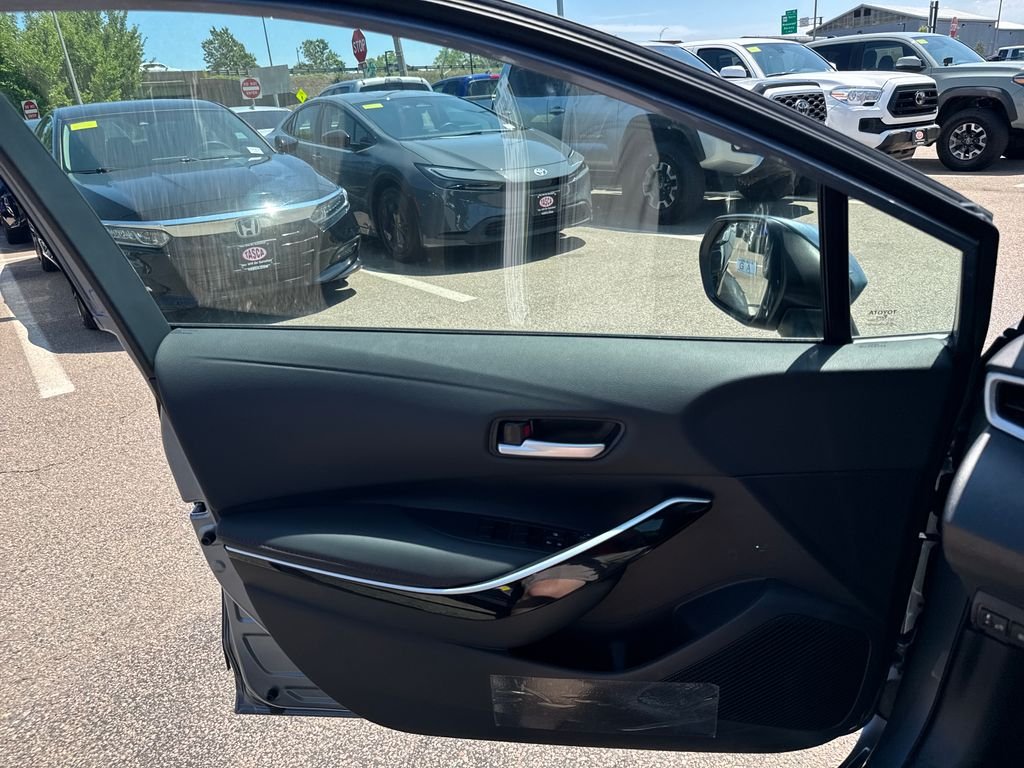 New 2026 Celestite with Midnight Black Metallic roof Toyota XSE image 30